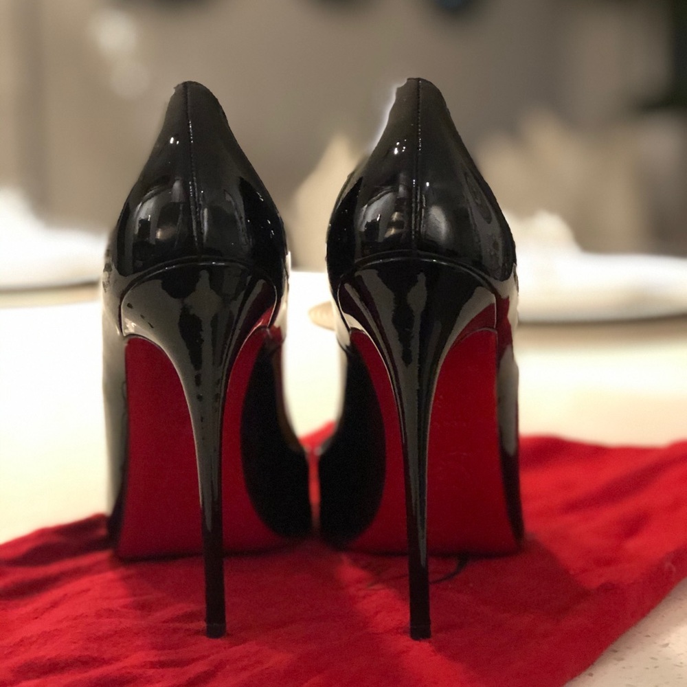 Authentic Christian Louboutin So-Kate Black pumps